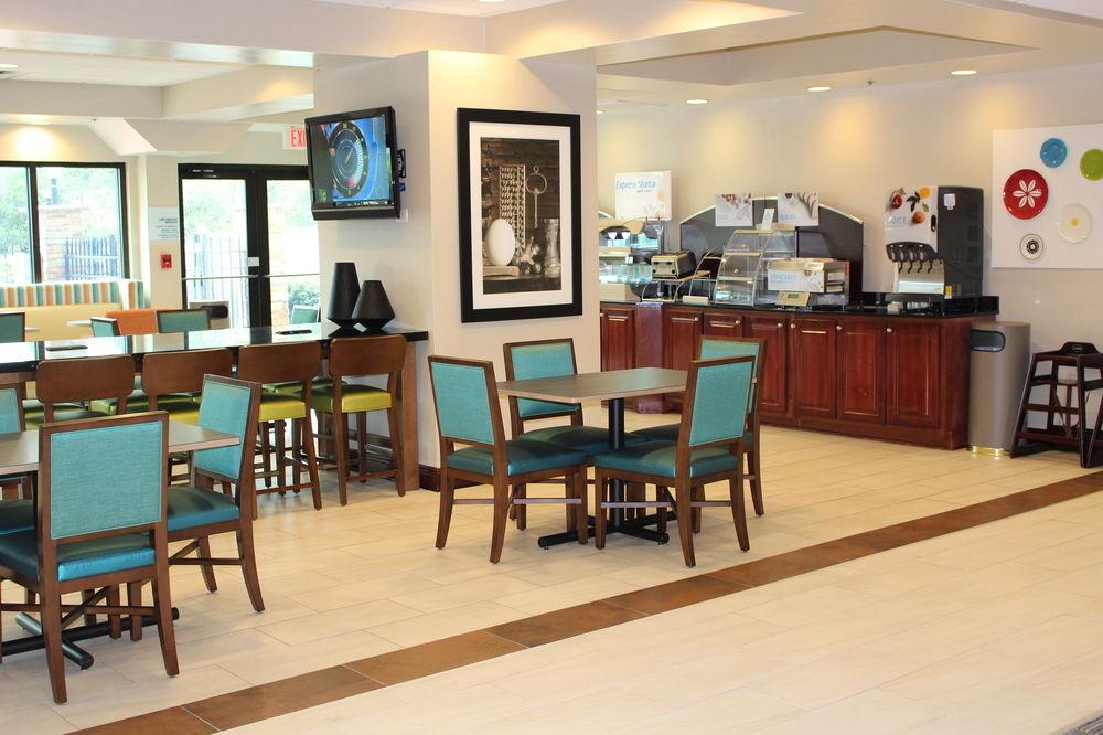 Holiday Inn Express & Suites Mobile West I-10 By Ihg Тилмънс Корнър Екстериор снимка