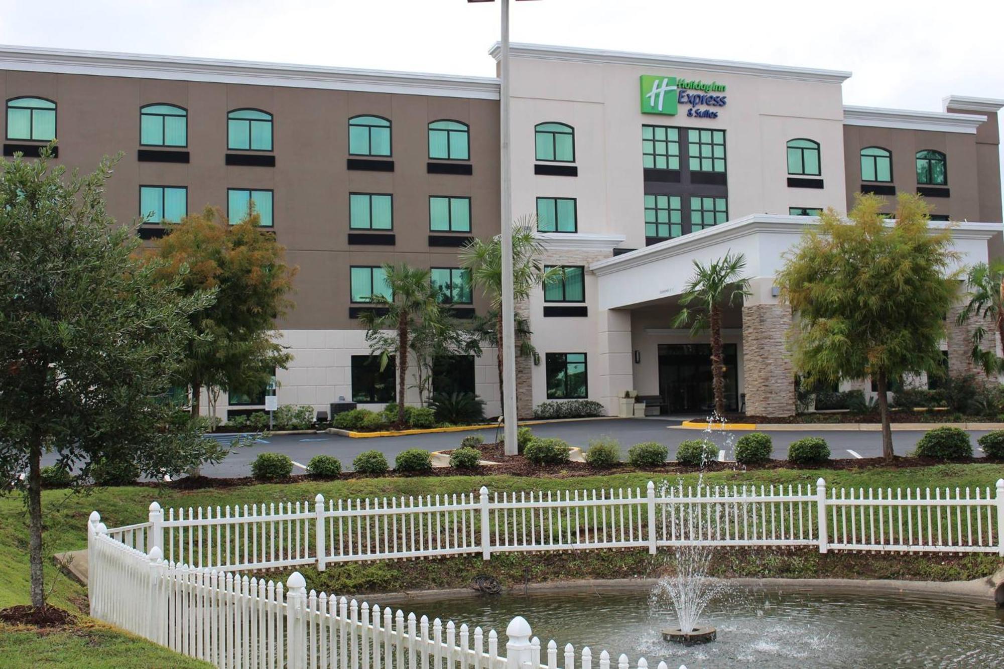 Holiday Inn Express & Suites Mobile West I-10 By Ihg Тилмънс Корнър Екстериор снимка