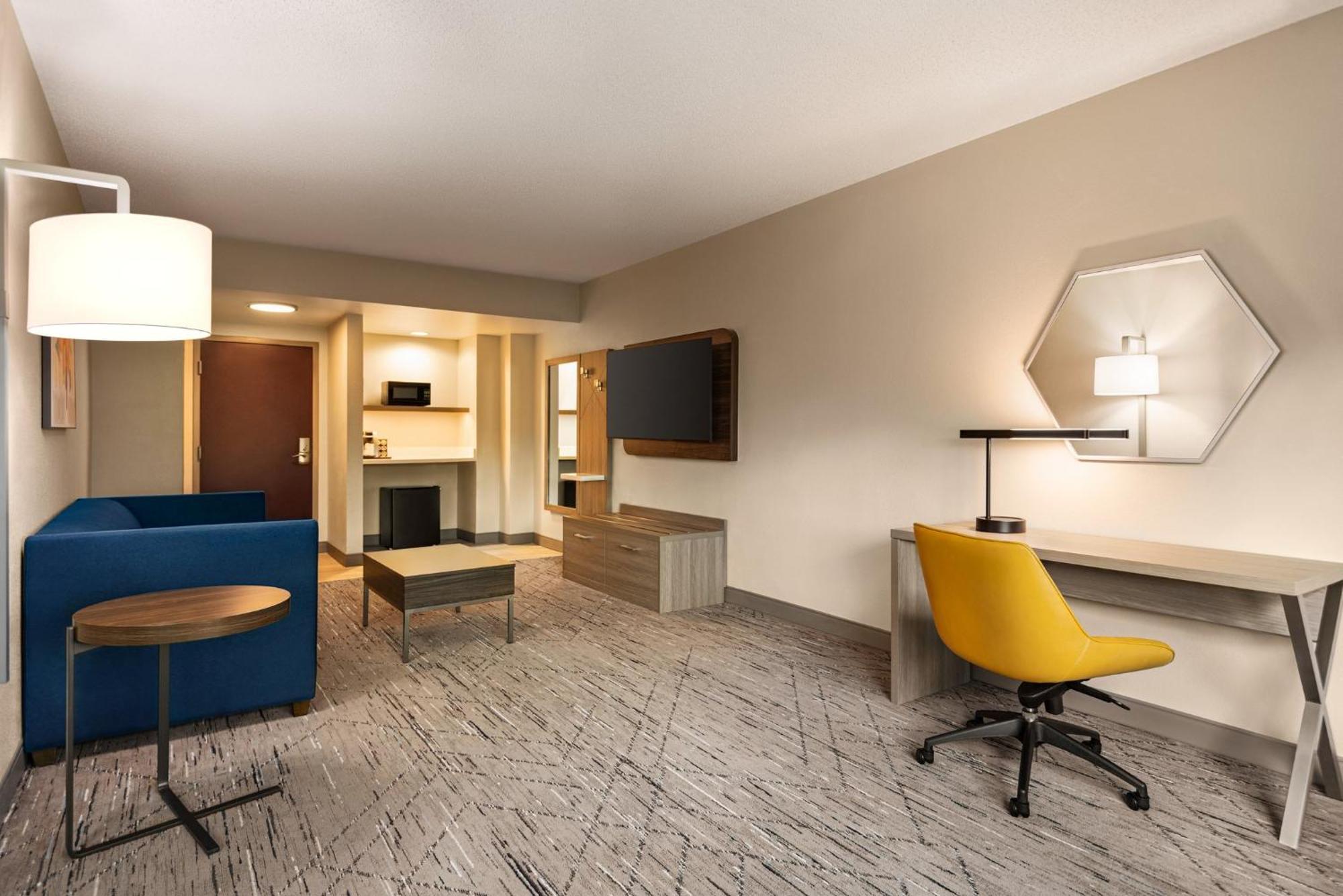 Holiday Inn Express & Suites Mobile West I-10 By Ihg Тилмънс Корнър Екстериор снимка